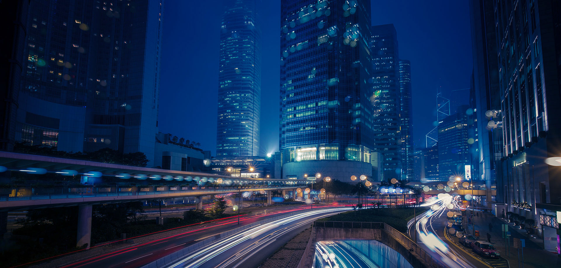 優(yōu)良的產(chǎn)品，周到的服務(wù)，優(yōu)惠的價(jià)格